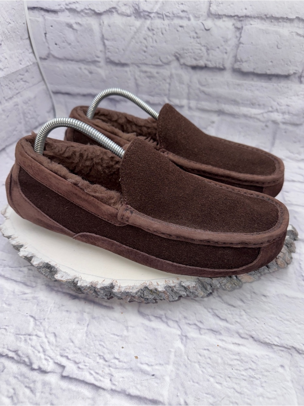 UGG Ascot Mens Espresso Brown Suede Moccasin Slippers Size 8 Sheepskin Lined - Picture 7 of 10